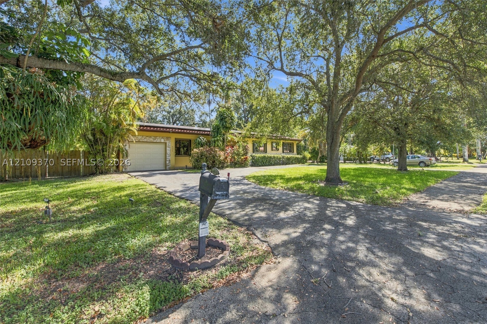 6445 SW 99th Ave, Miami FL 33173