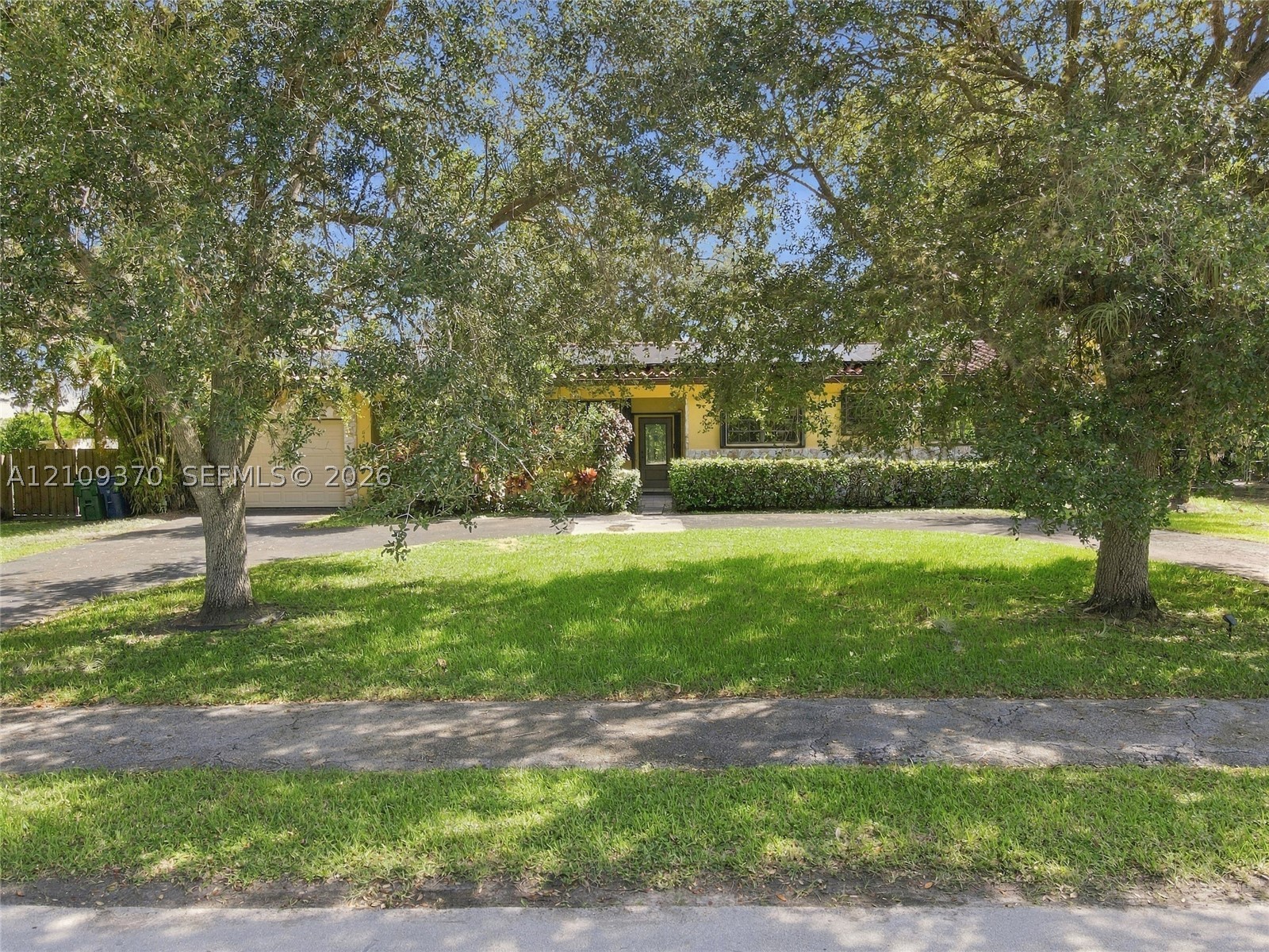 6445 SW 99th Ave, Miami FL 33173