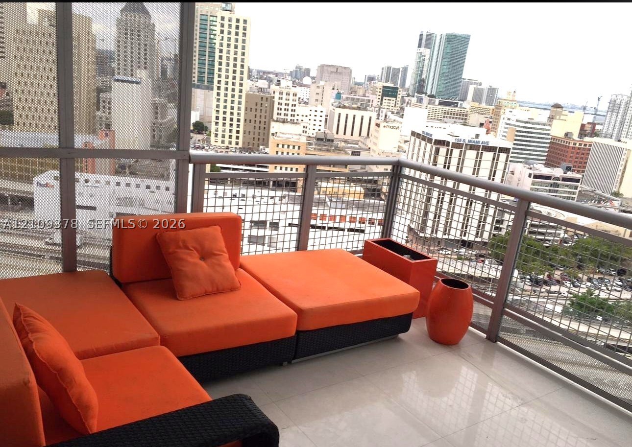 350 S Miami Ave #2207, Miami FL 33130