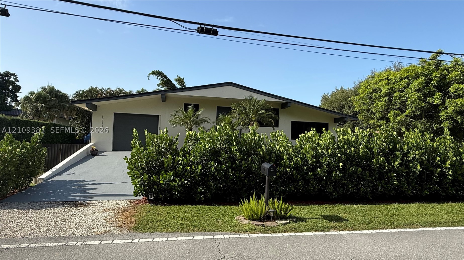 10751 SW 48th St, Davie FL 33328