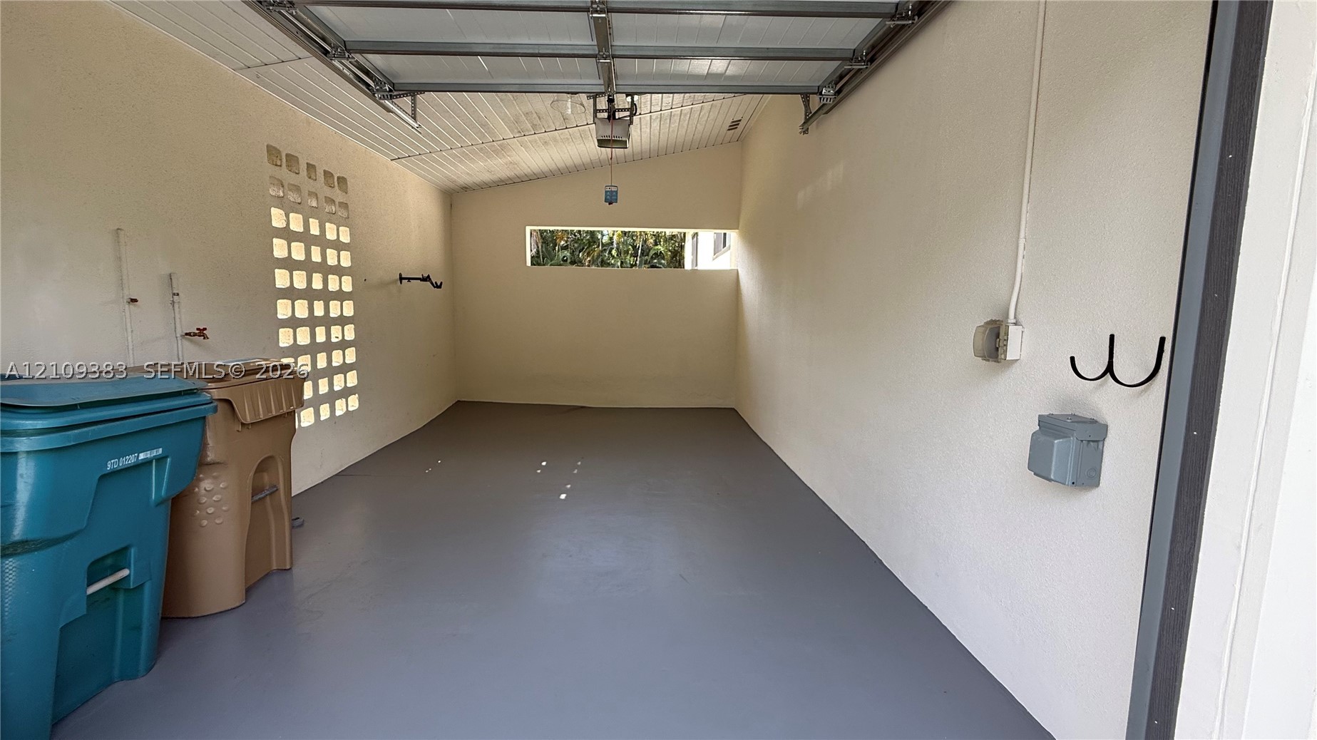 10751 SW 48th St, Davie FL 33328
