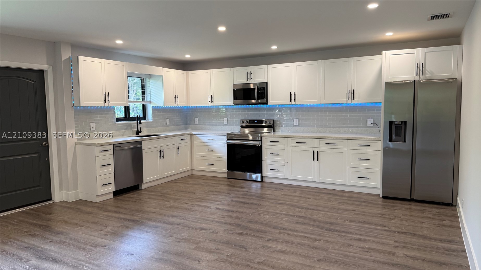 10751 SW 48th St, Davie FL 33328
