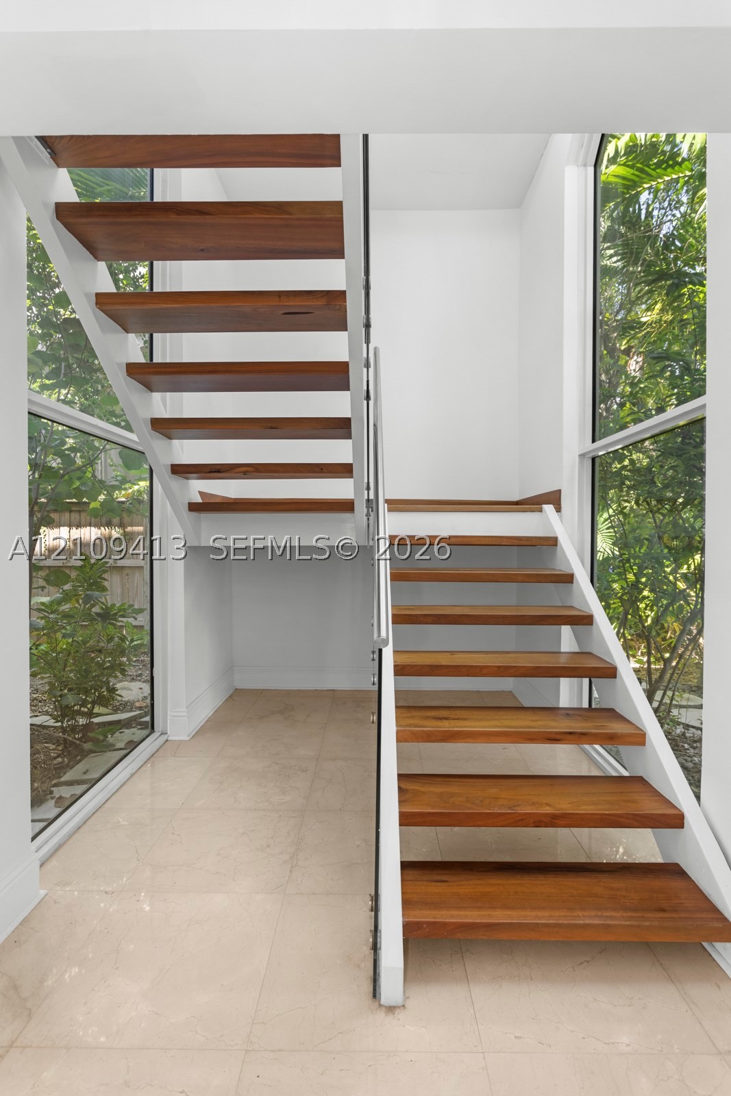 3226 NE 168th St, North Miami Beach FL 33160