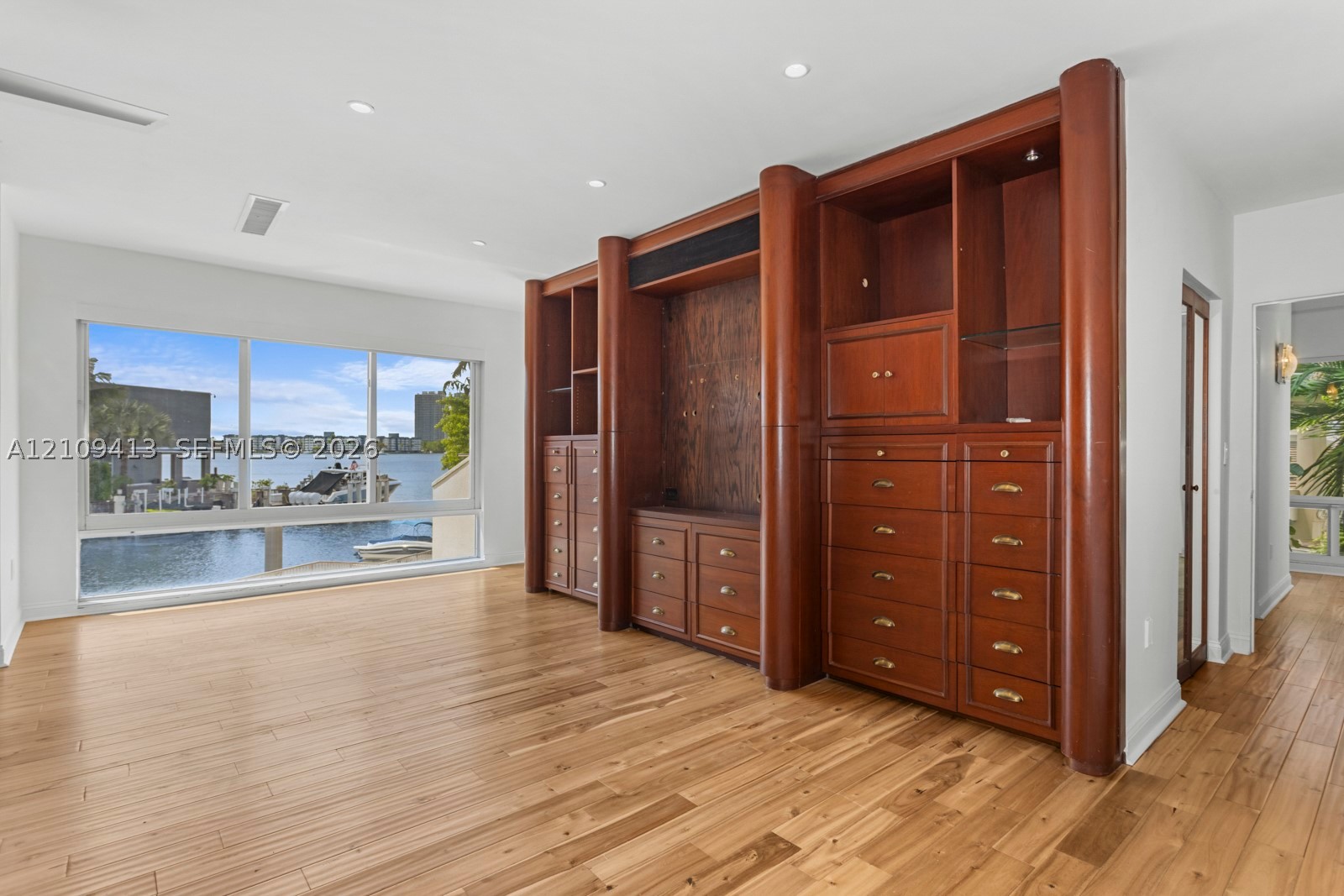 3226 NE 168th St, North Miami Beach FL 33160
