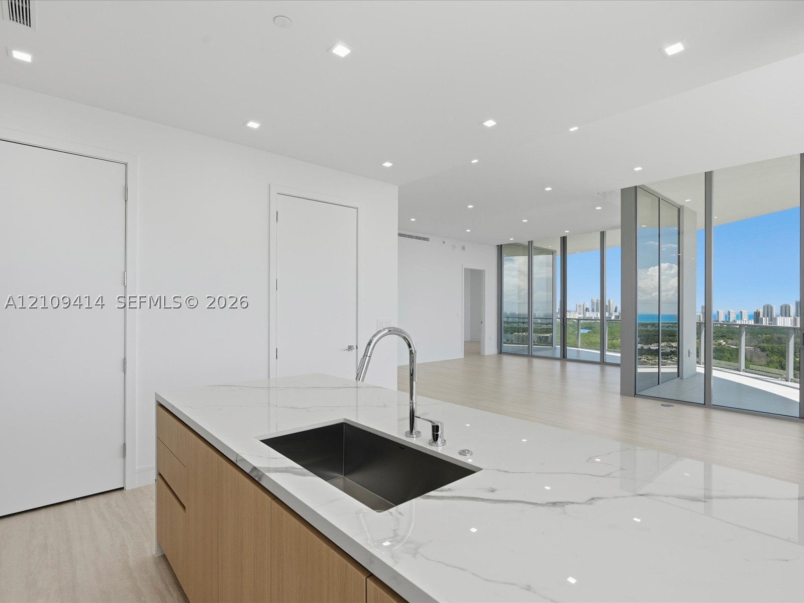 2411 Laguna circle #3101, North Miami FL 33181