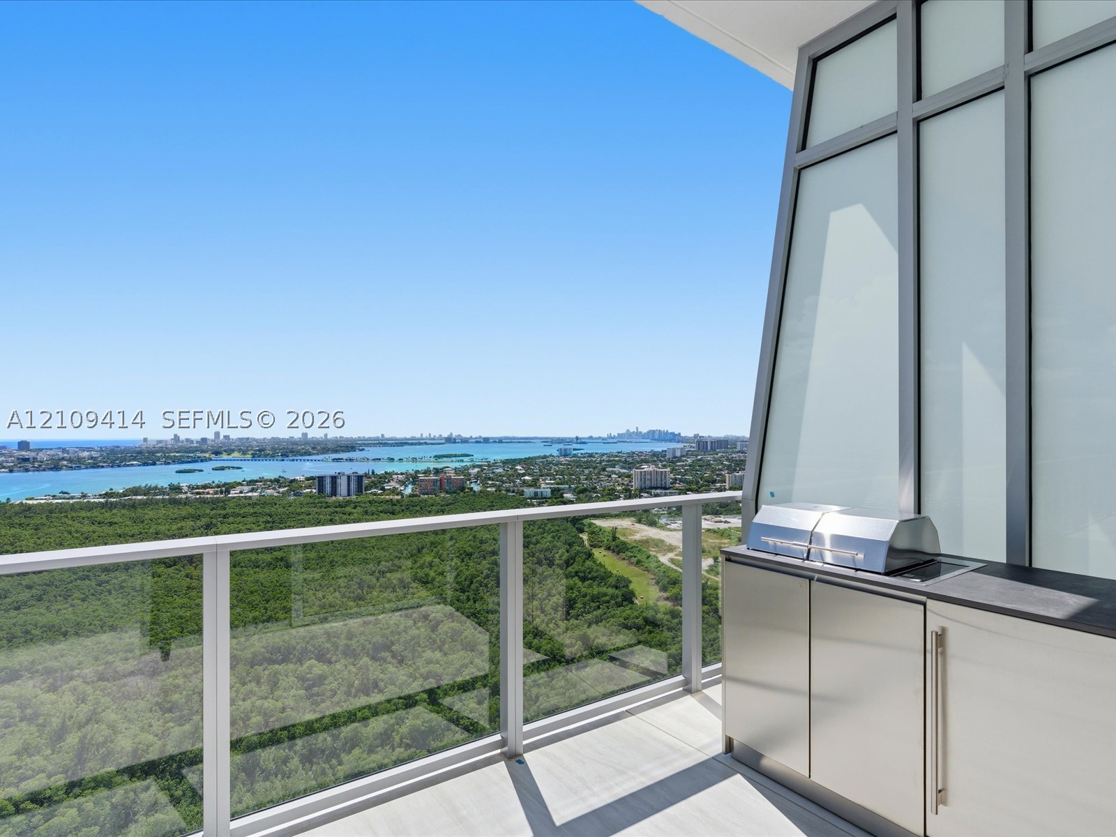 2411 Laguna circle #3101, North Miami FL 33181