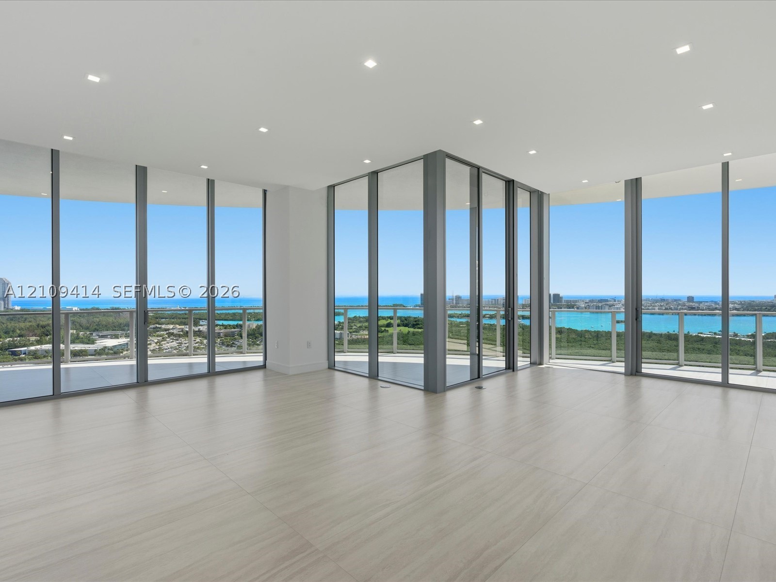 2411 Laguna circle #3101, North Miami FL 33181