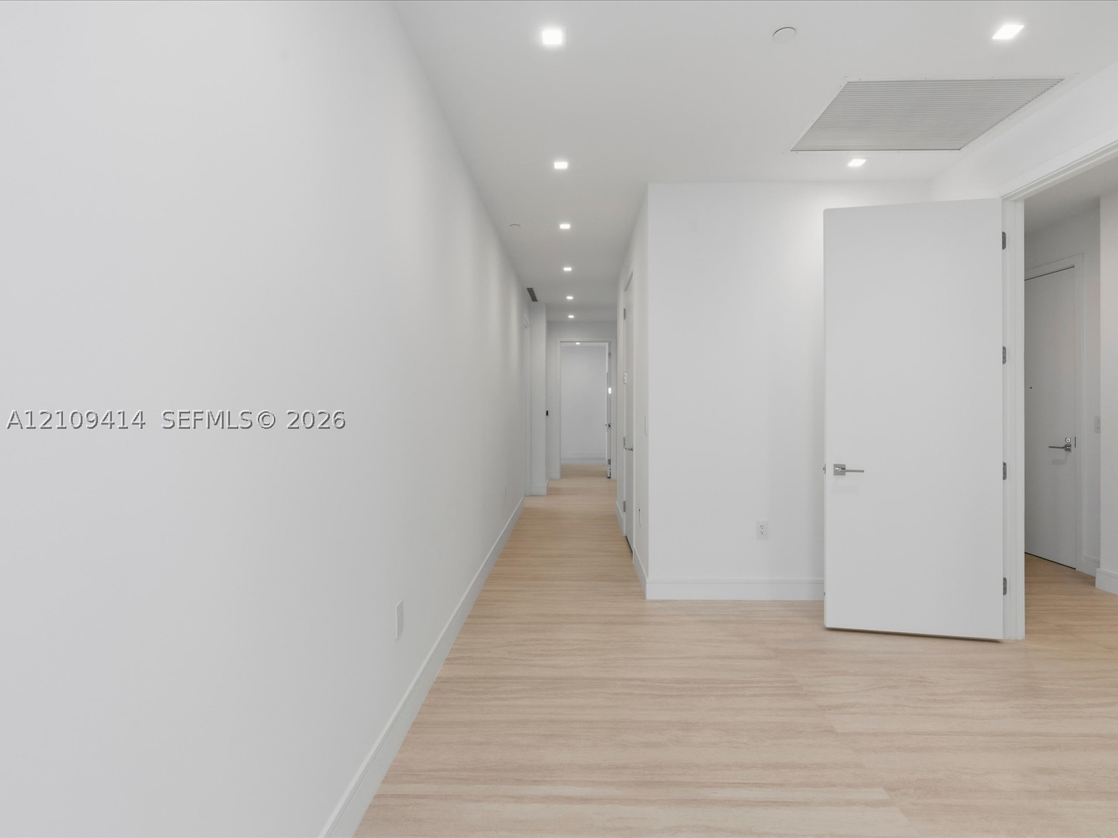 2411 Laguna circle #3101, North Miami FL 33181