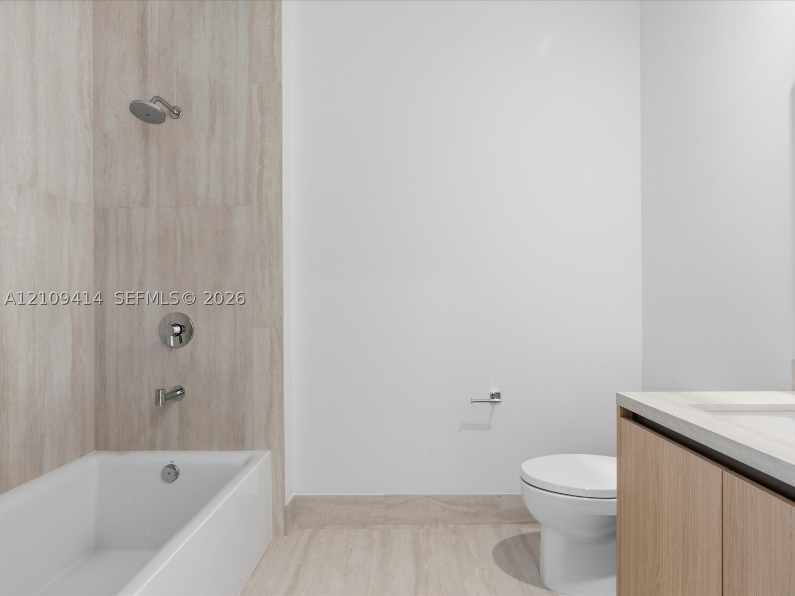 2411 Laguna circle #3101, North Miami FL 33181