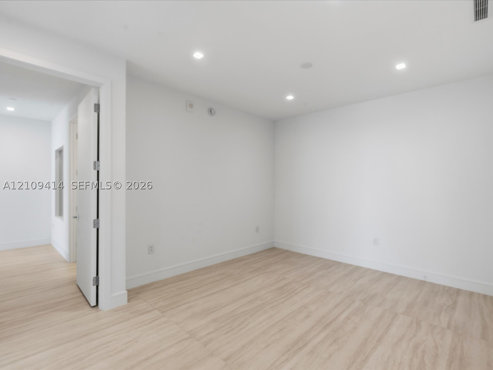 2411 Laguna circle #3101, North Miami FL 33181