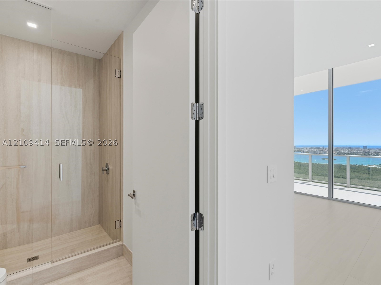 2411 Laguna circle #3101, North Miami FL 33181