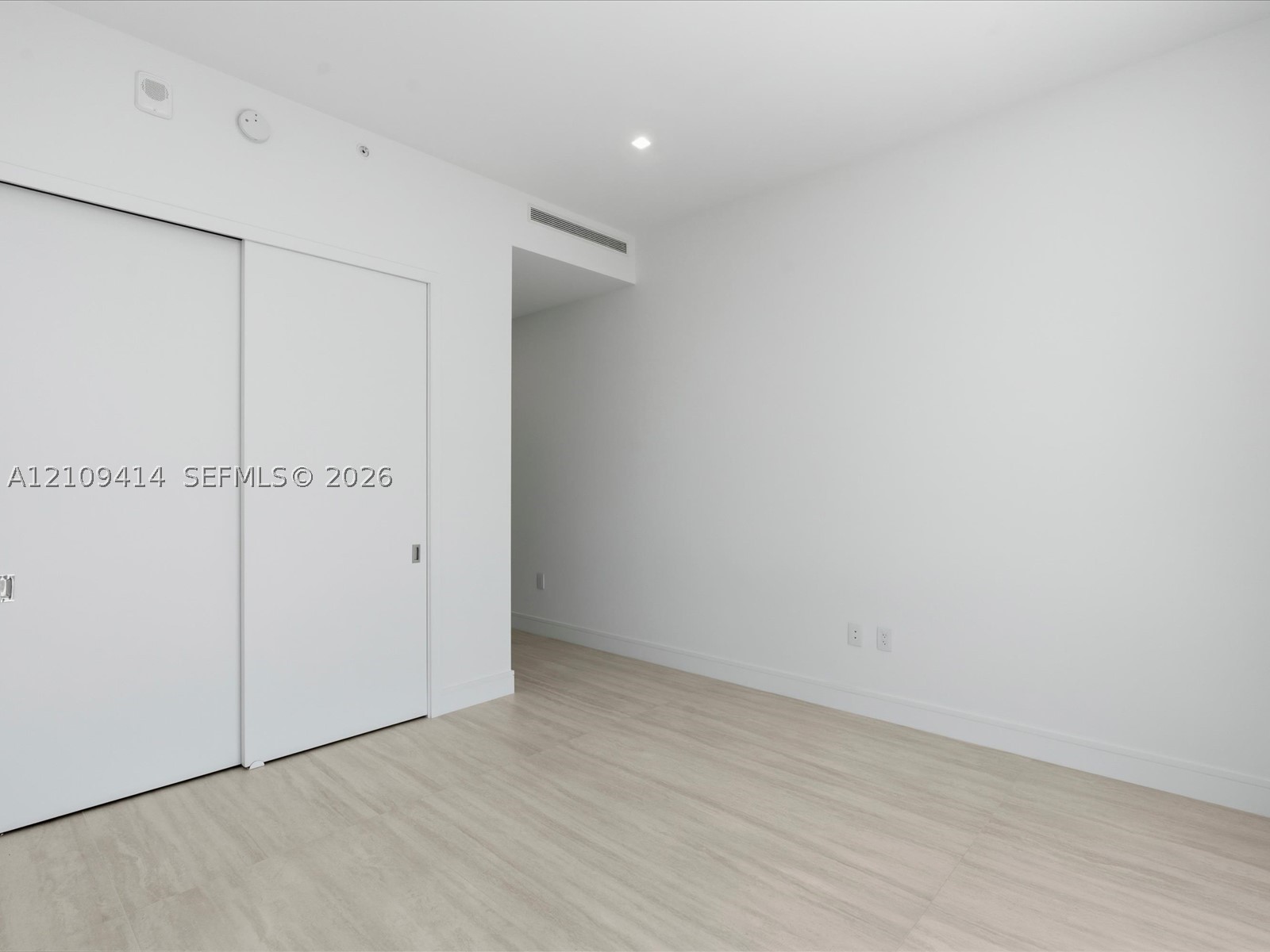 2411 Laguna circle #3101, North Miami FL 33181