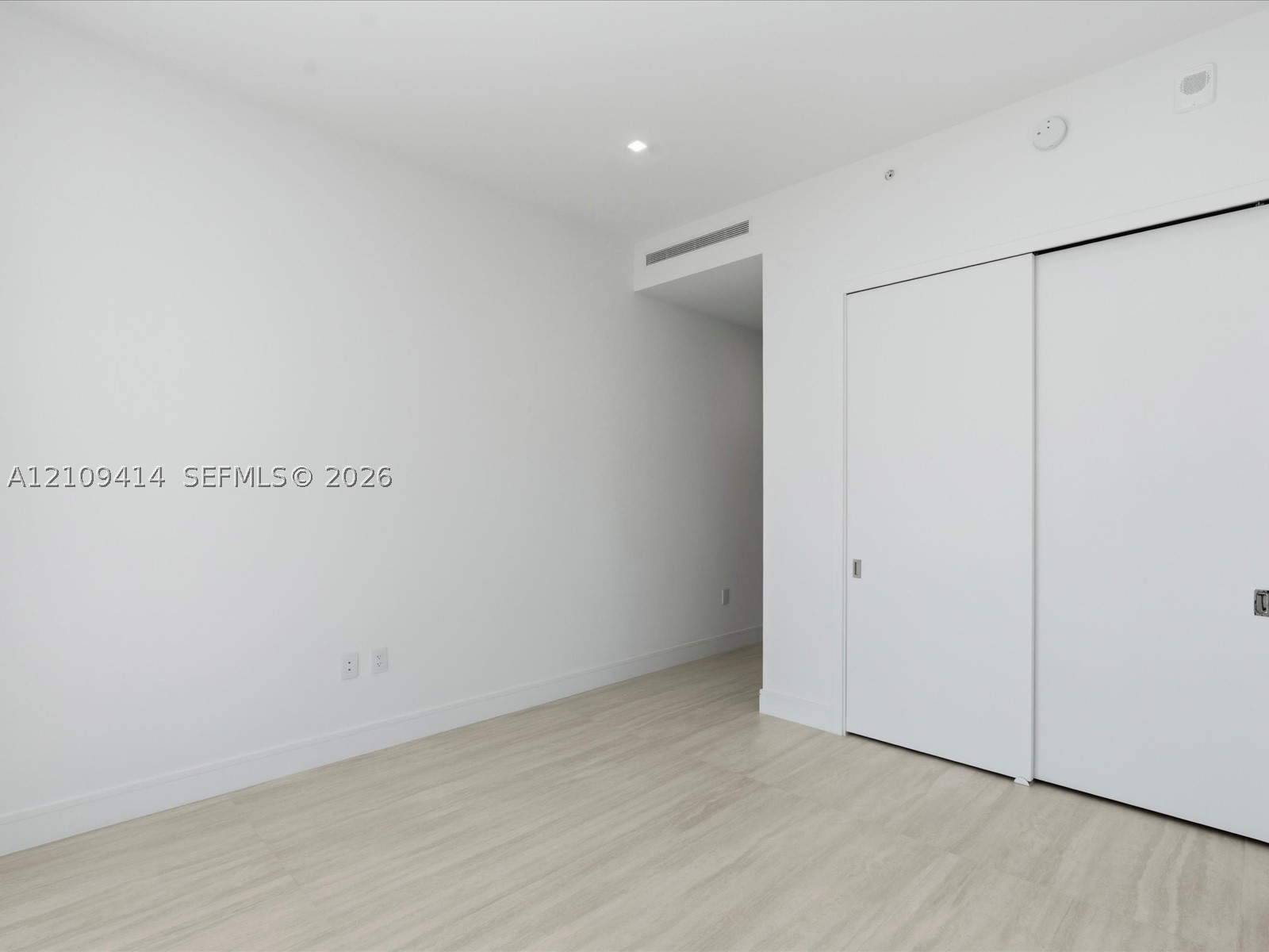 2411 Laguna circle #3101, North Miami FL 33181