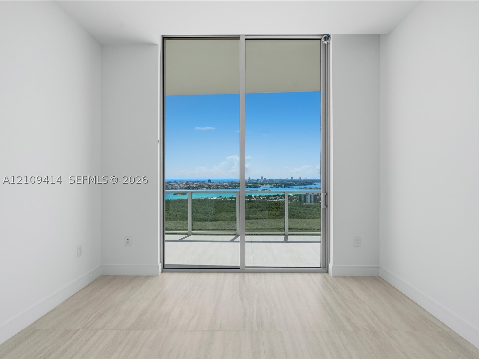 2411 Laguna circle #3101, North Miami FL 33181