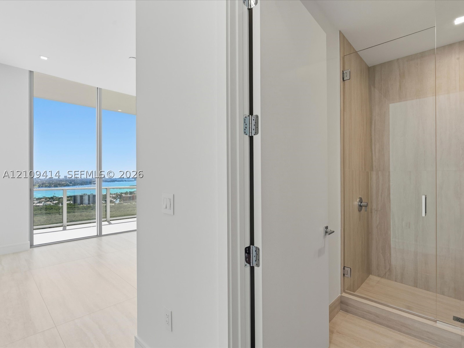 2411 Laguna circle #3101, North Miami FL 33181