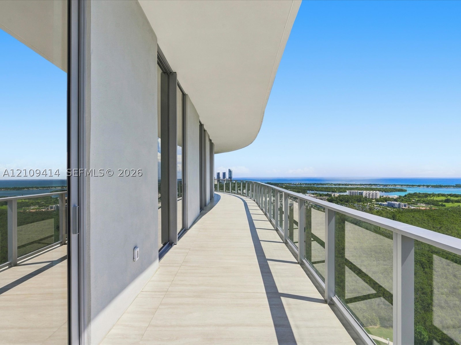 2411 Laguna circle #3101, North Miami FL 33181
