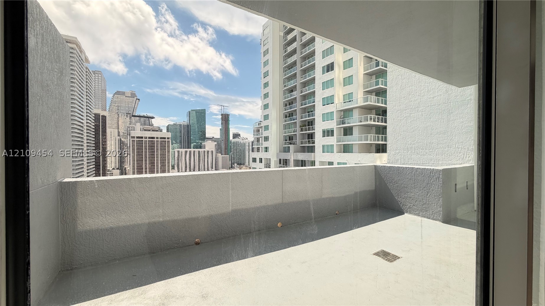 244 Biscayne Blvd #2807, Miami FL 33132