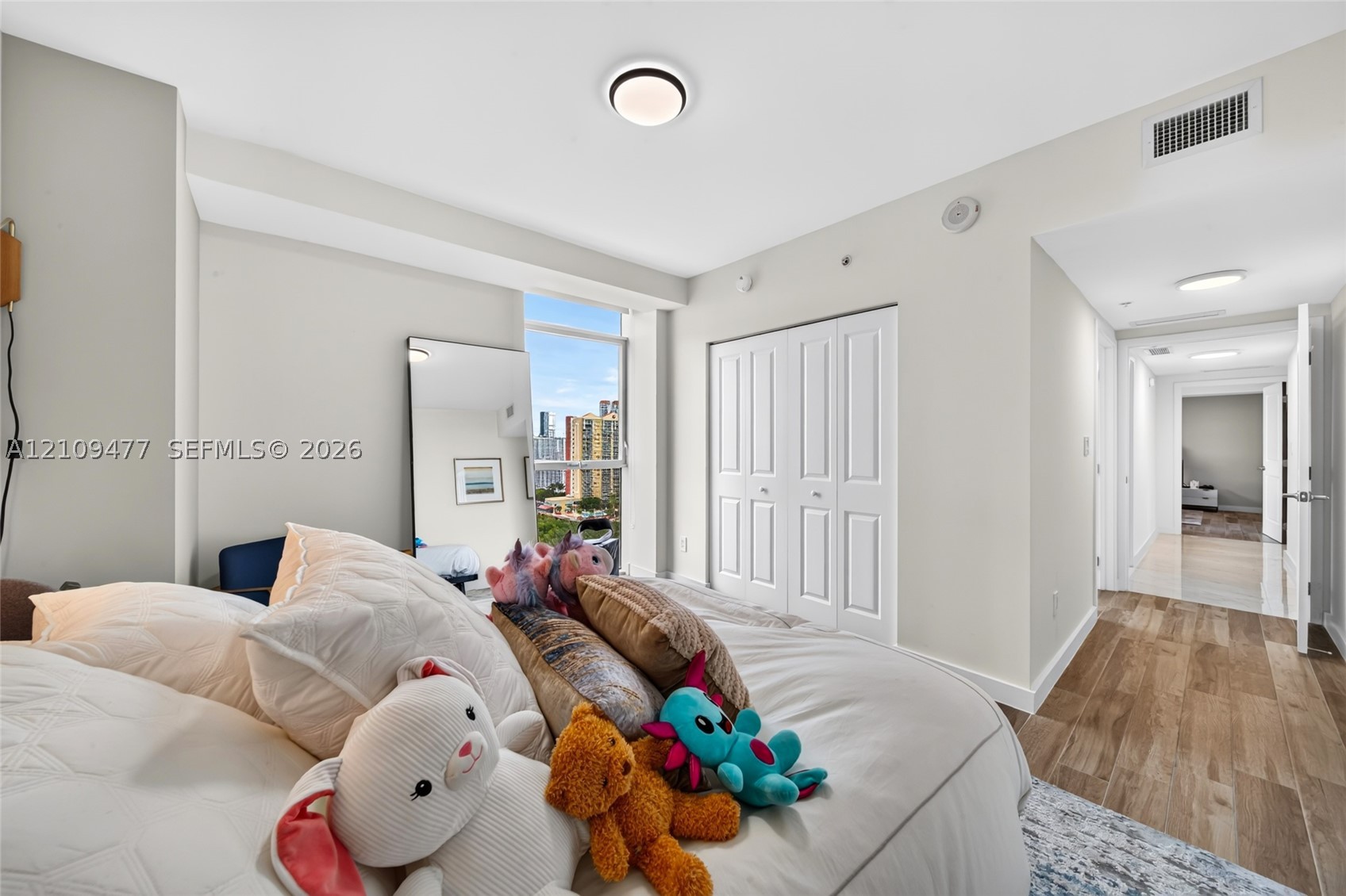 400 Sunny Isles Blvd #1904, Sunny Isles Beach FL 33160