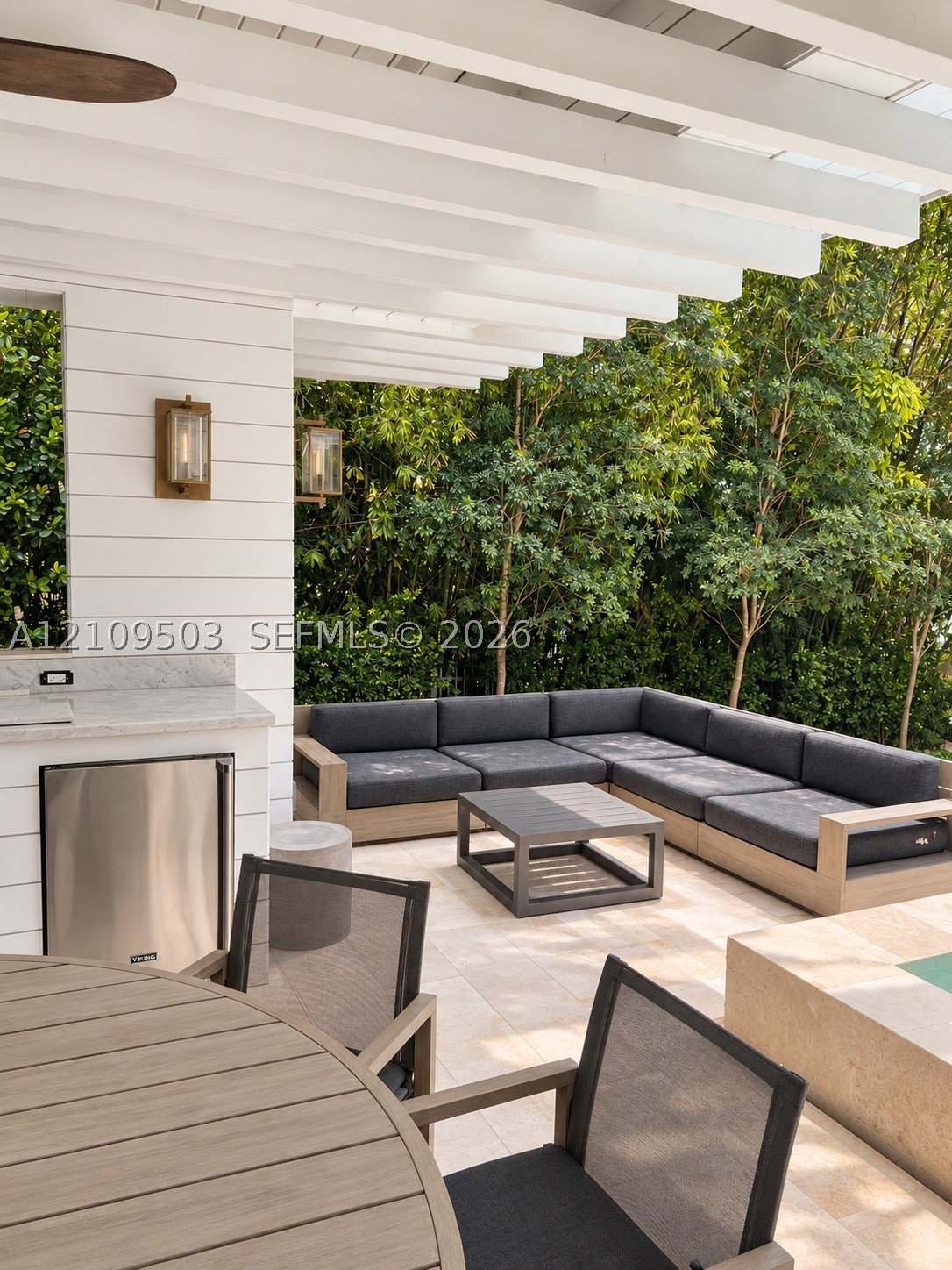 7230 E Lago Dr, Coral Gables FL 33143
