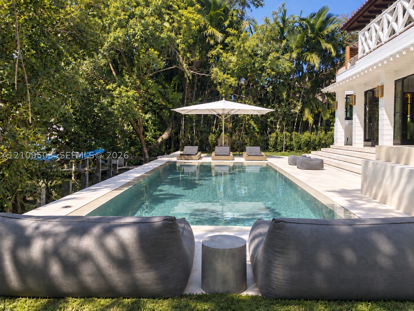 7230 E Lago Dr, Coral Gables FL 33143