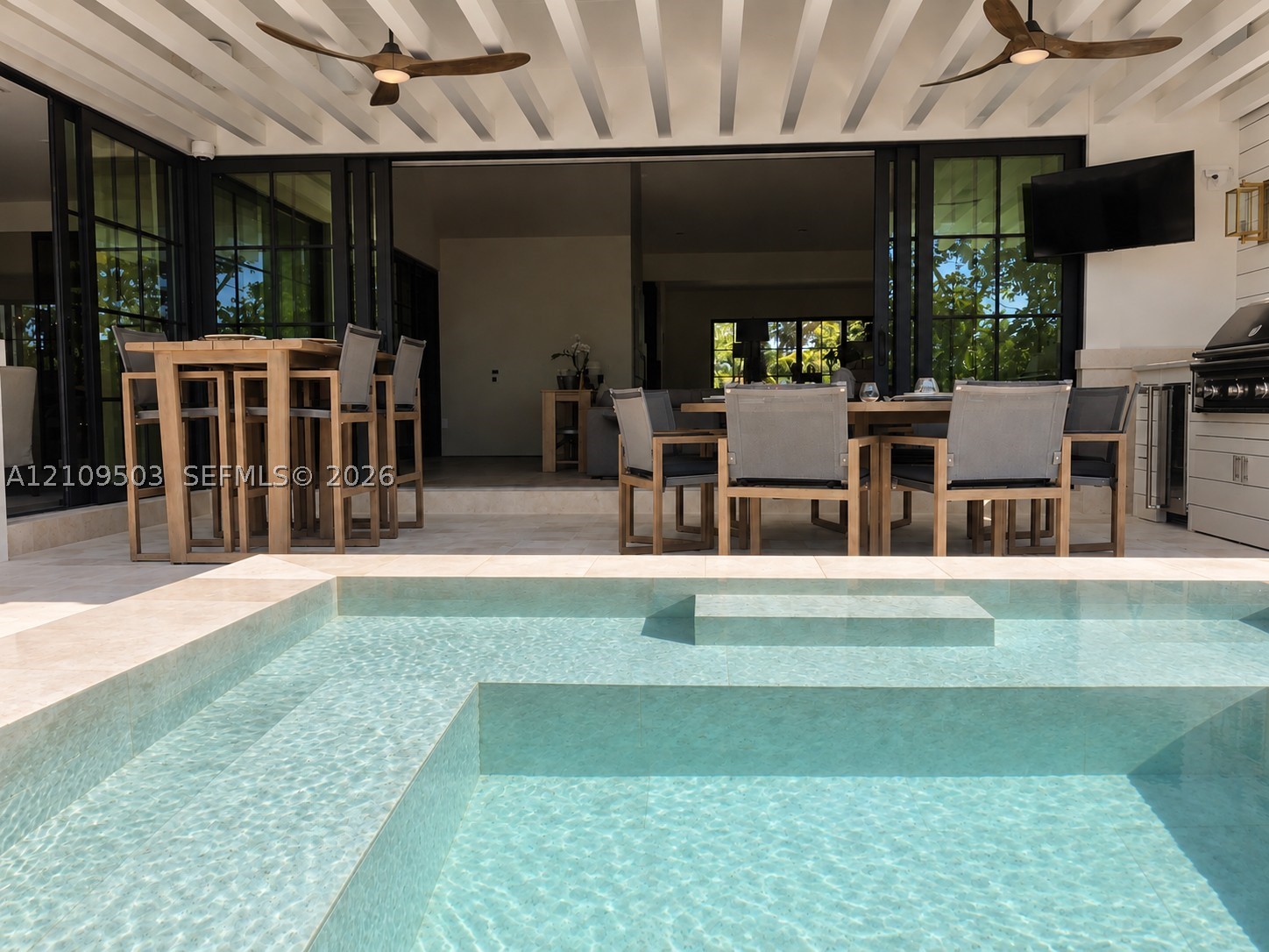 7230 E Lago Dr, Coral Gables FL 33143