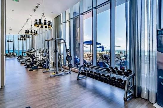 121 NE 34th St #2016, Miami FL 33137