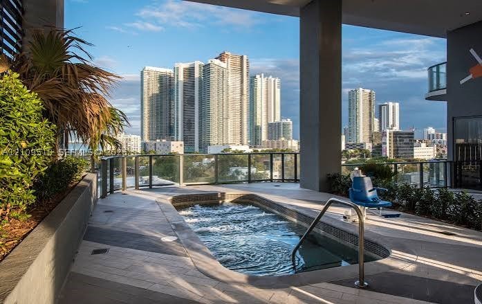 121 NE 34th St #2016, Miami FL 33137