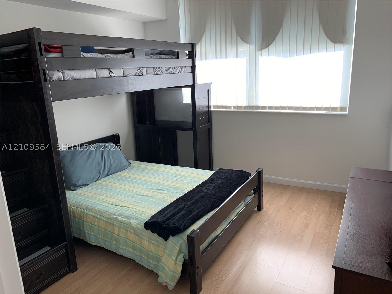 31 SE 5th St #1608, Miami FL 33131