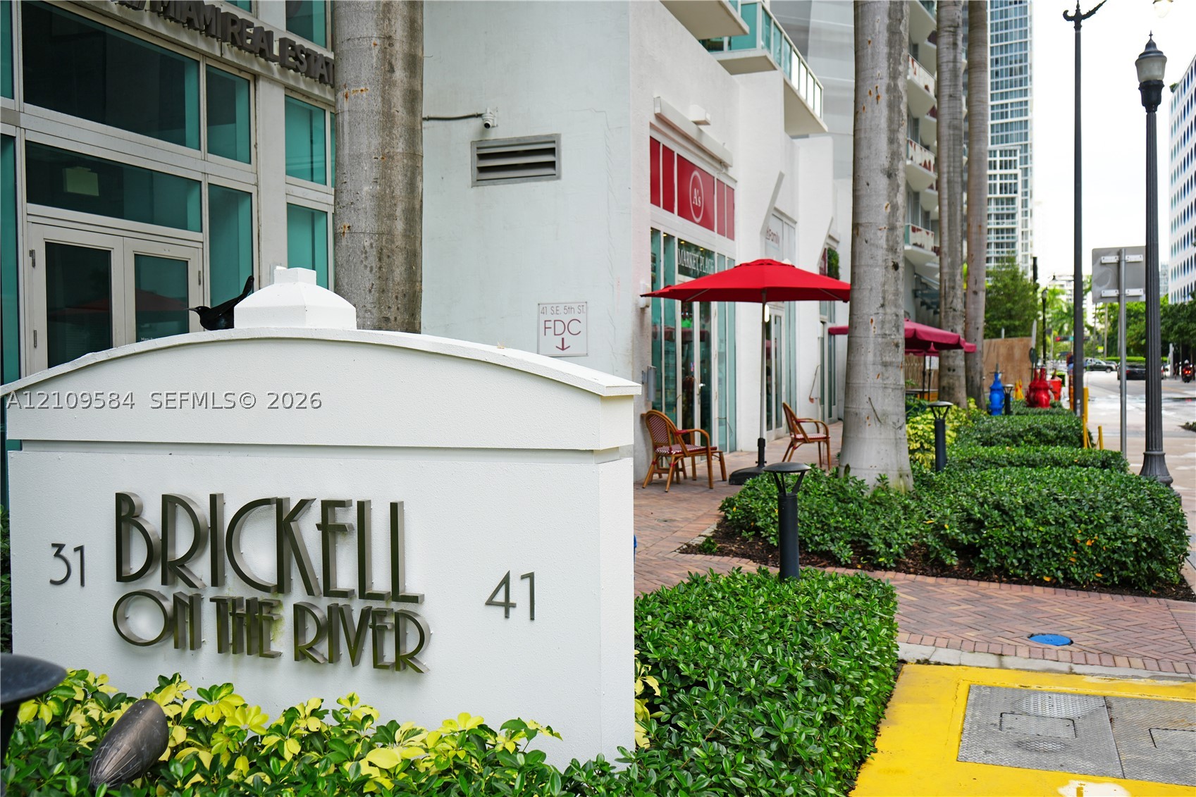 31 SE 5th St #1608, Miami FL 33131
