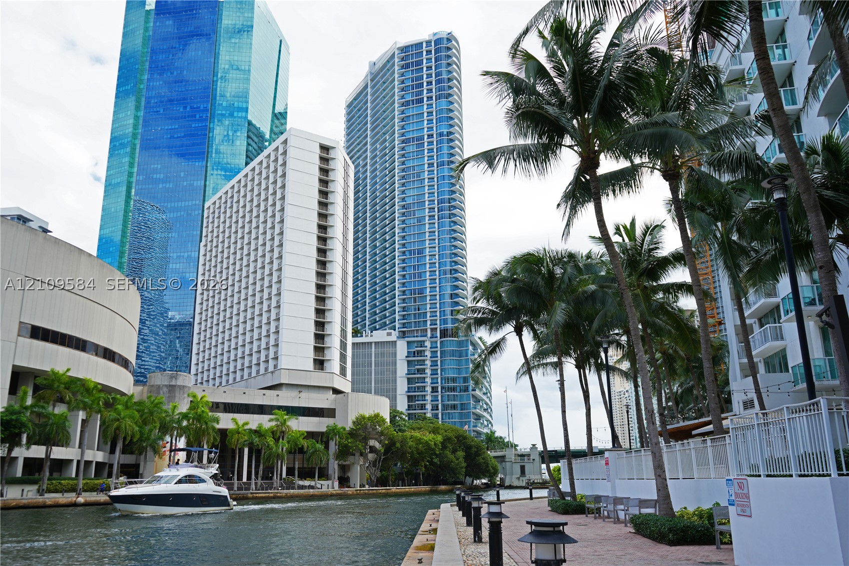 31 SE 5th St #1608, Miami FL 33131