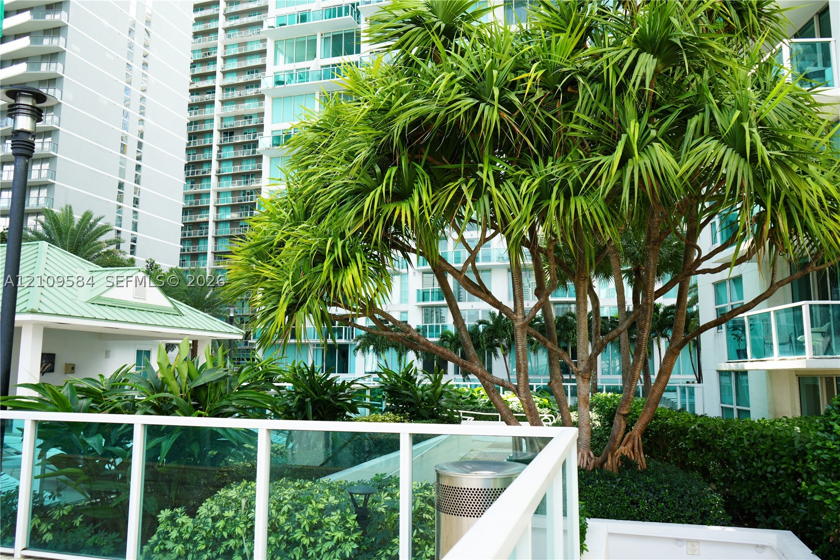 31 SE 5th St #1608, Miami FL 33131