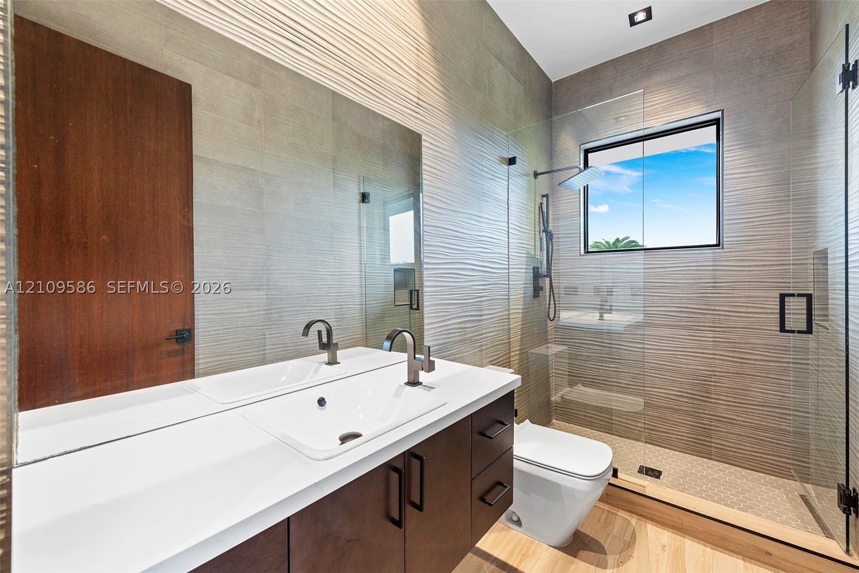 461 Poinciana Dr, Hallandale Beach FL 33009