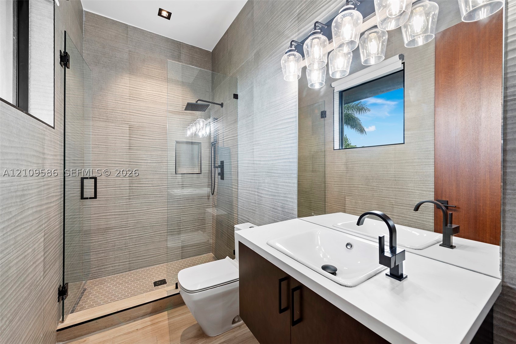 461 Poinciana Dr, Hallandale Beach FL 33009