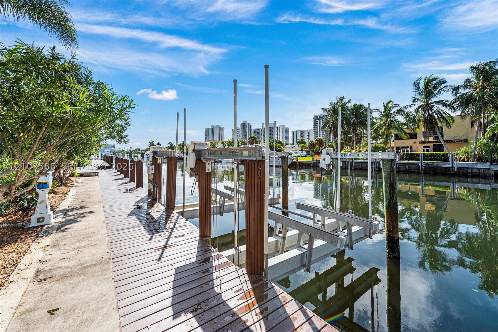 461 Poinciana Dr, Hallandale Beach FL 33009