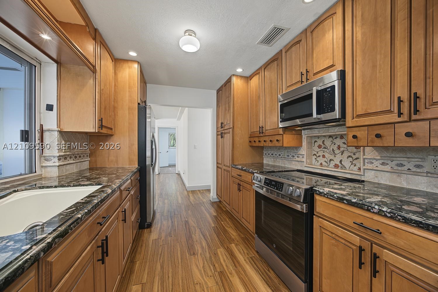 7715 SW 122nd St, Pinecrest FL 33156