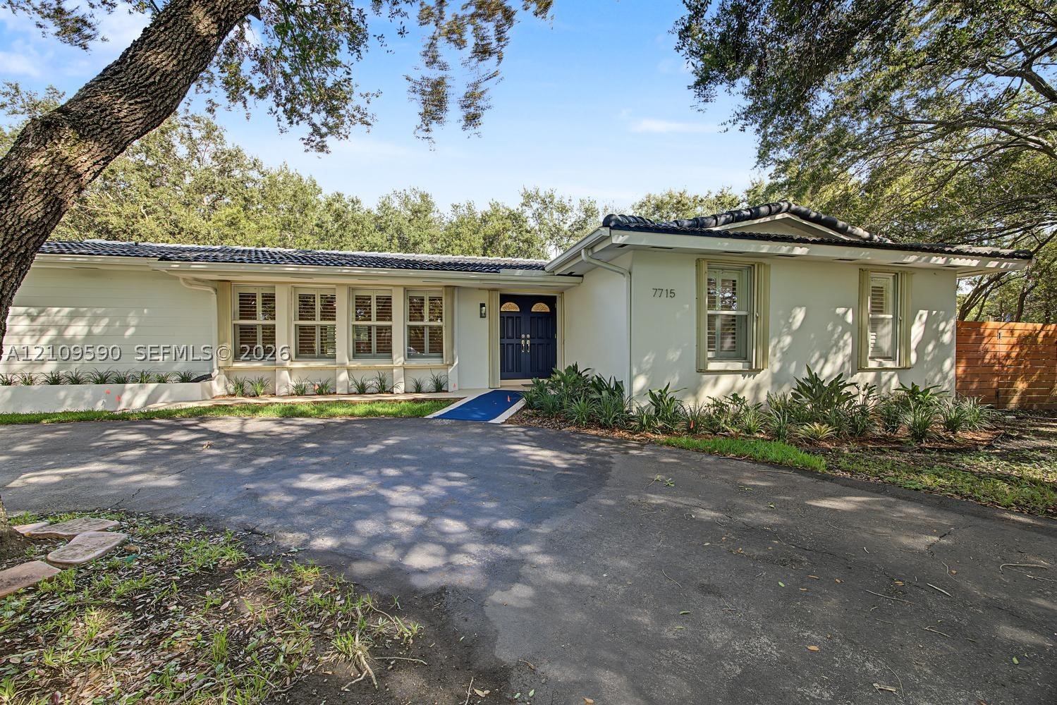 7715 SW 122nd St, Pinecrest FL 33156