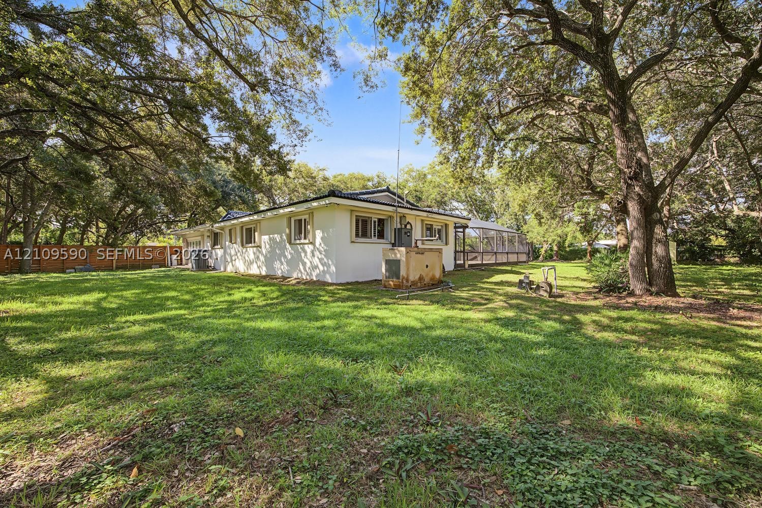 7715 SW 122nd St, Pinecrest FL 33156