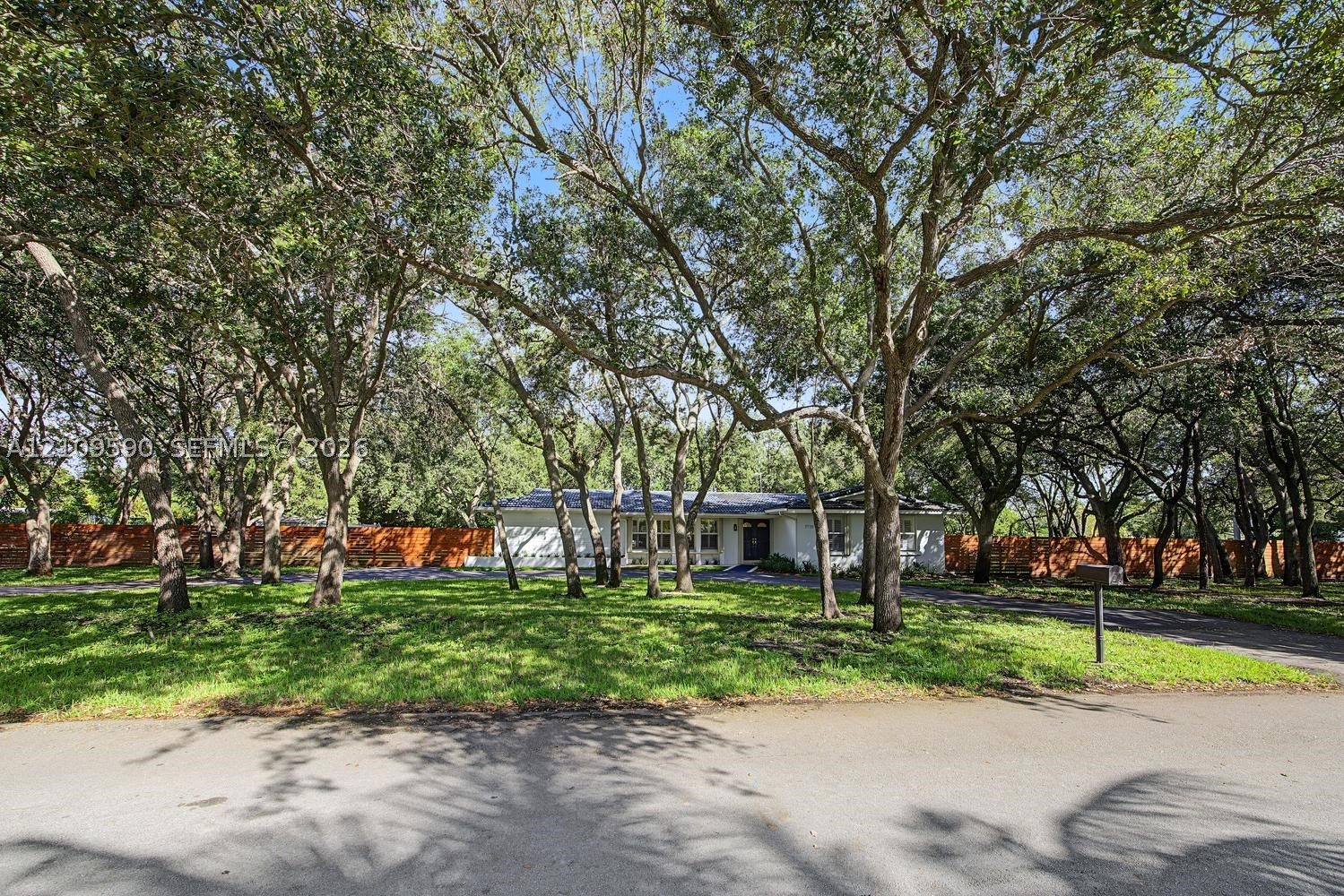 7715 SW 122nd St, Pinecrest FL 33156