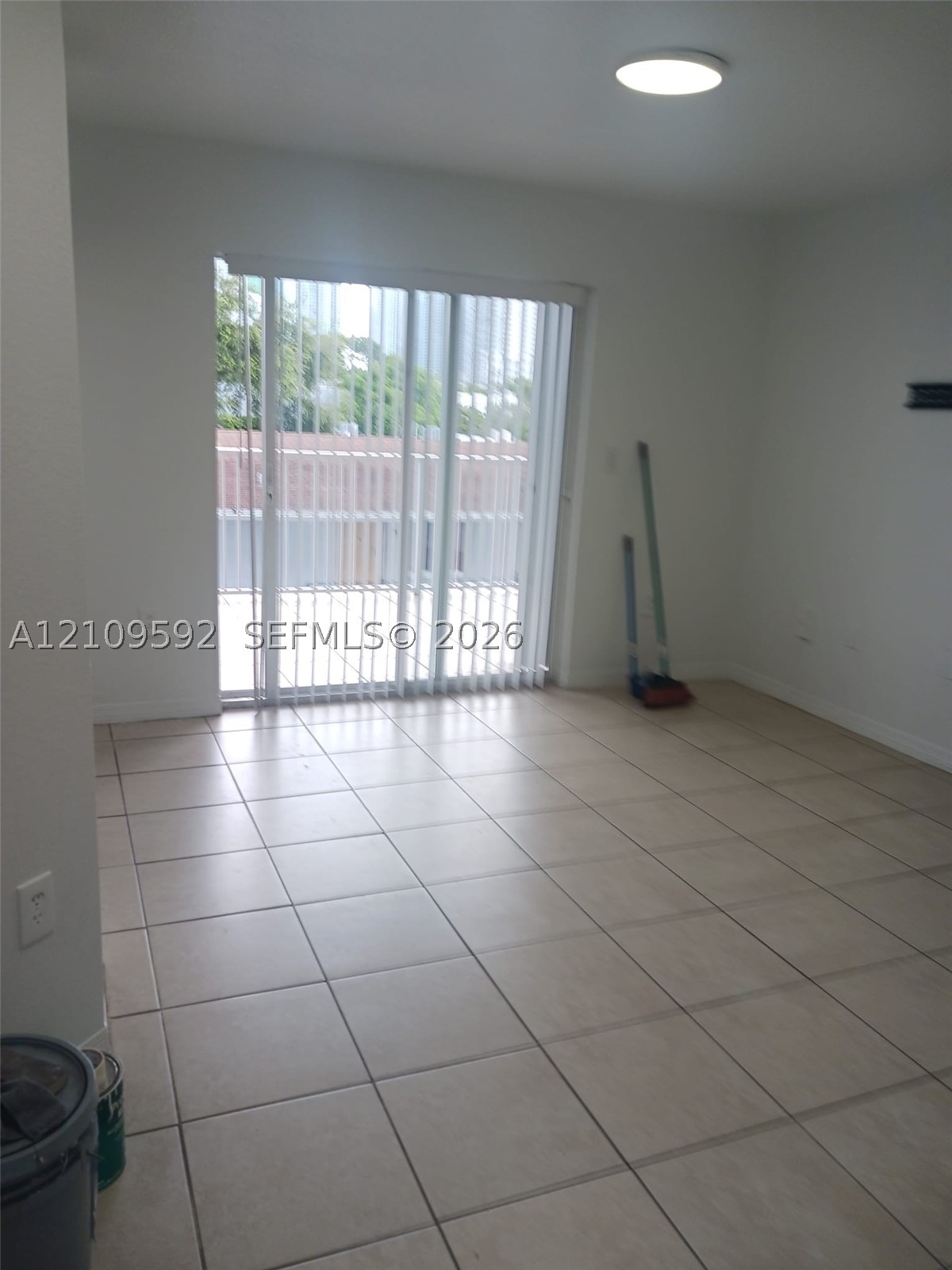 637 SW 3rd St #305, Miami FL 33130