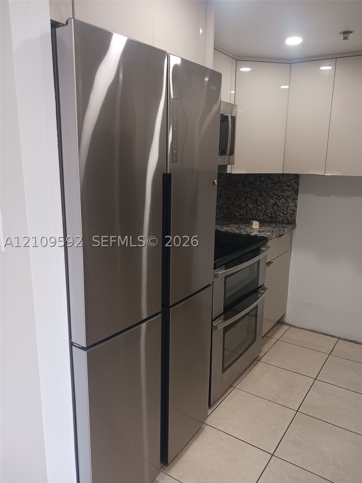 637 SW 3rd St #305, Miami FL 33130