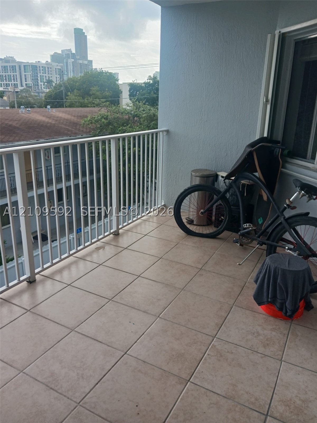 637 SW 3rd St #305, Miami FL 33130