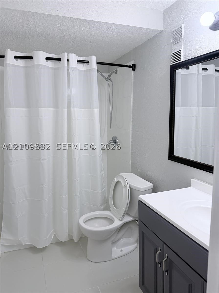 10000 NW 80th Ct #2247, Hialeah Gardens FL 33016