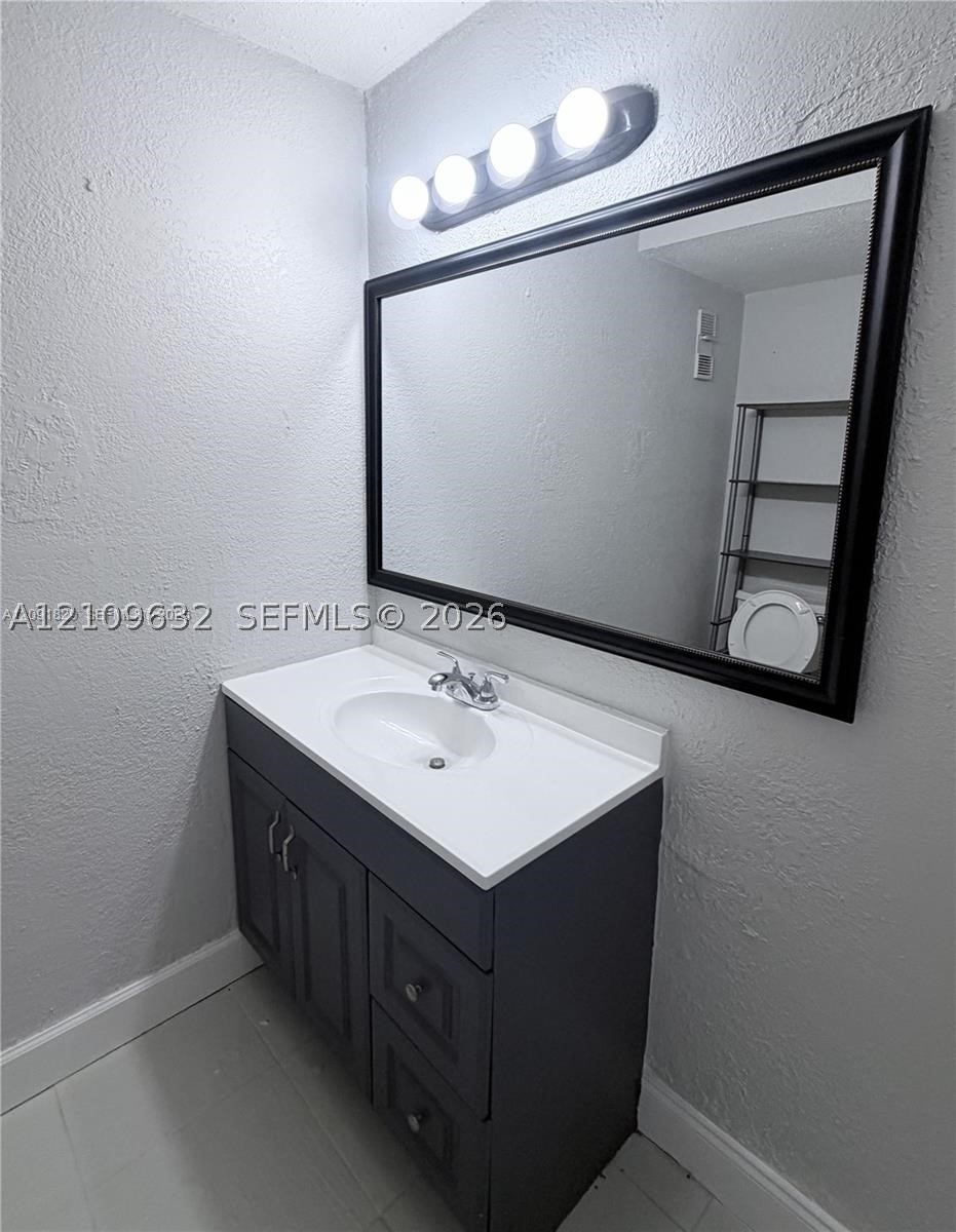 10000 NW 80th Ct #2247, Hialeah Gardens FL 33016
