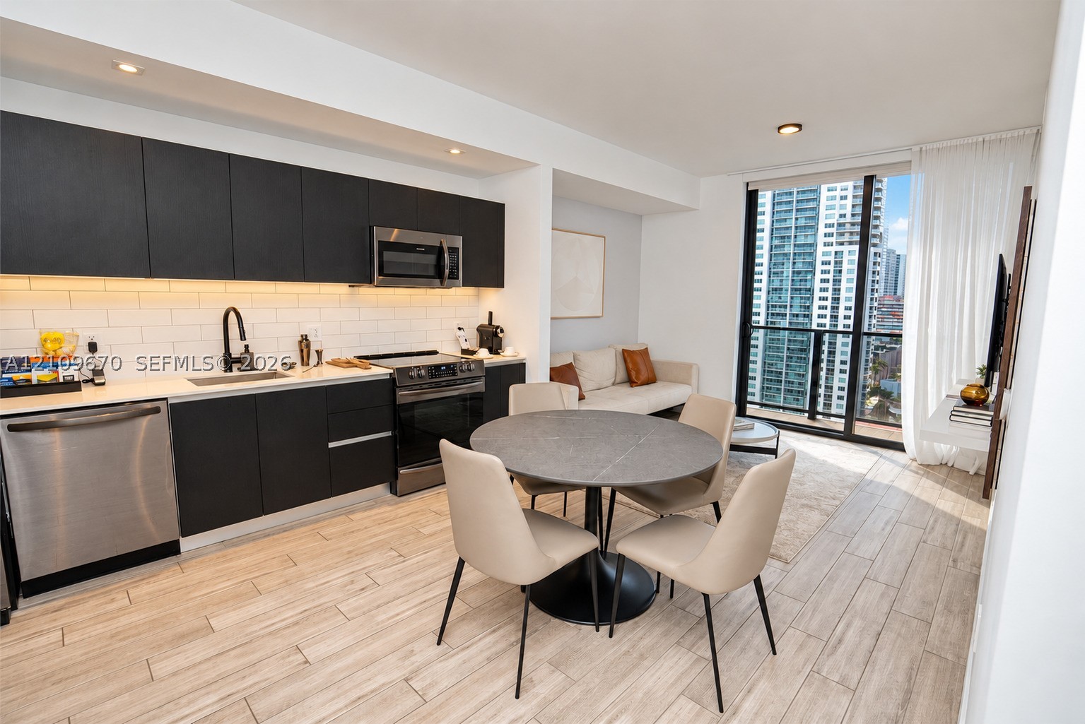 398 NE 5th St #1617, Miami FL 33132