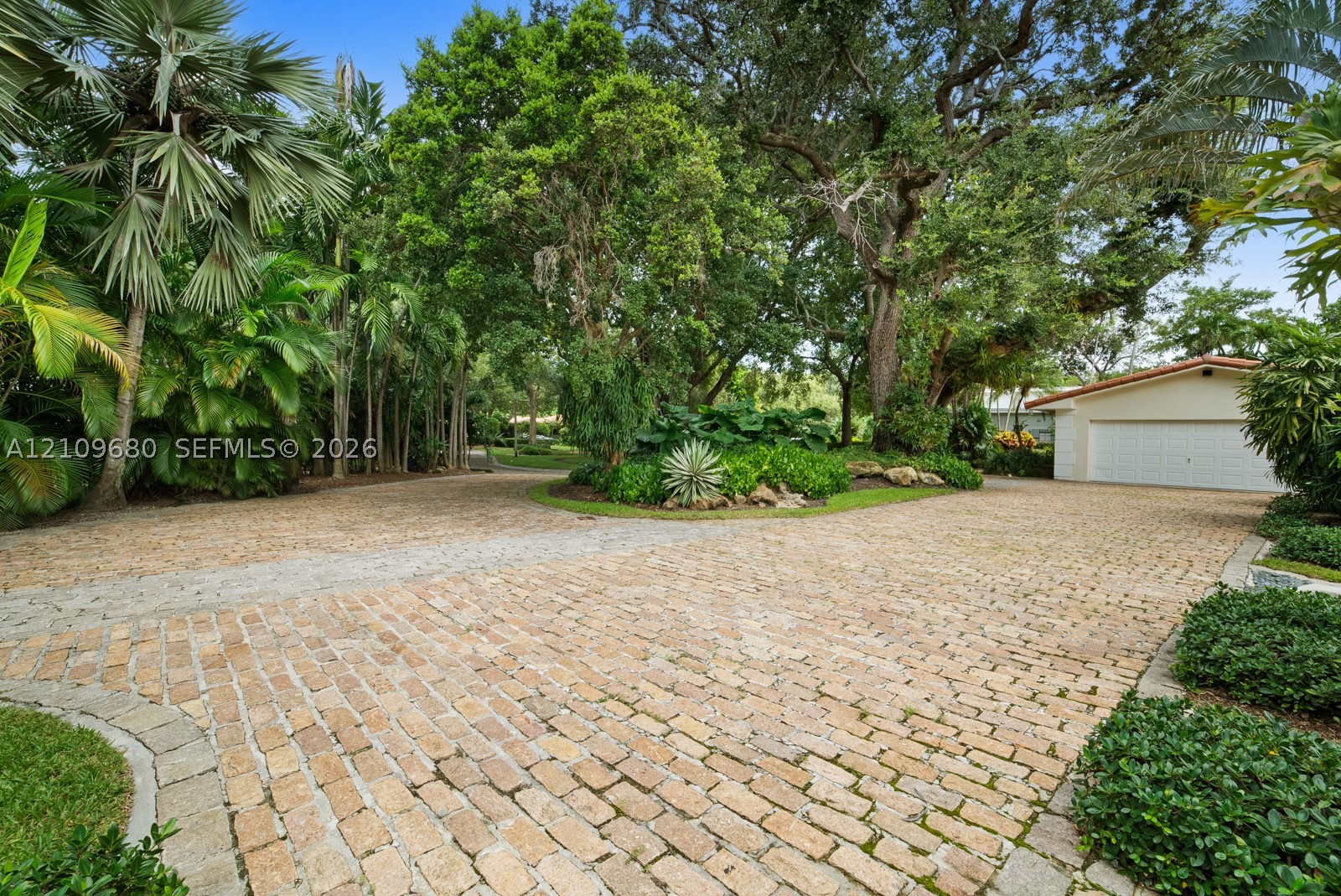 4100 Bay Point Rd, Miami FL 33137