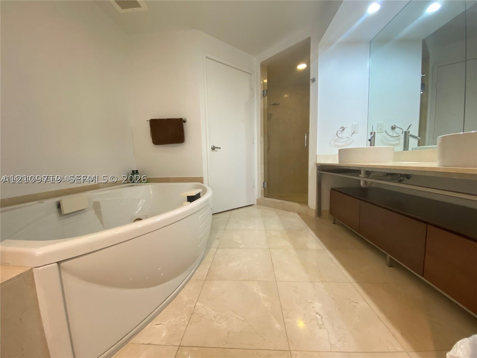 16275 Collins Ave #1704, Sunny Isles Beach FL 33160