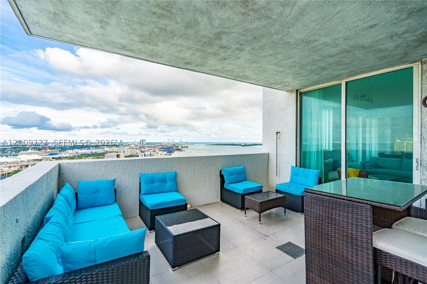 244 Biscayne Blvd #2802, Miami FL 33132