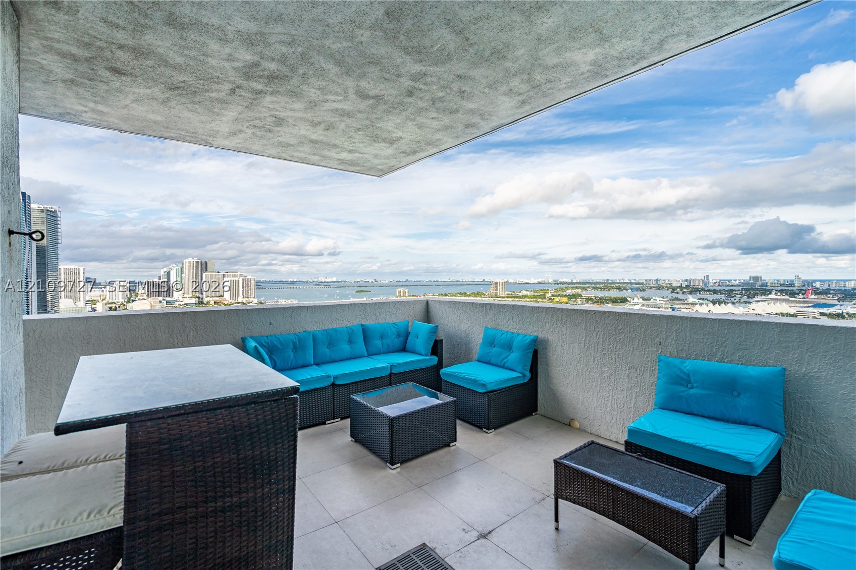 244 Biscayne Blvd #2802, Miami FL 33132