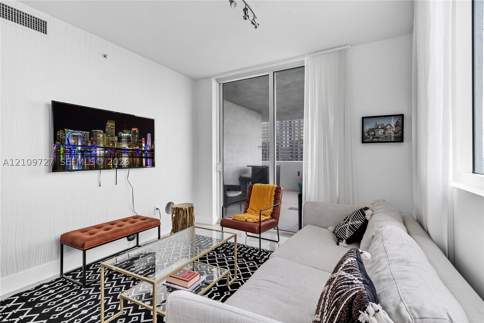 244 Biscayne Blvd #2802, Miami FL 33132