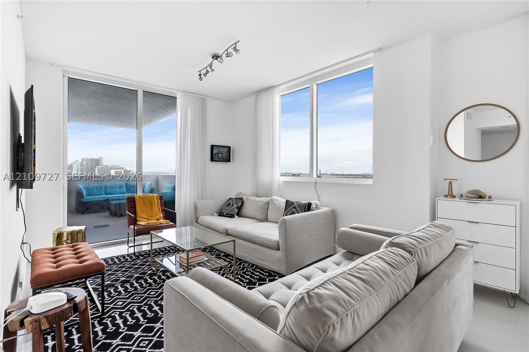 244 Biscayne Blvd #2802, Miami FL 33132